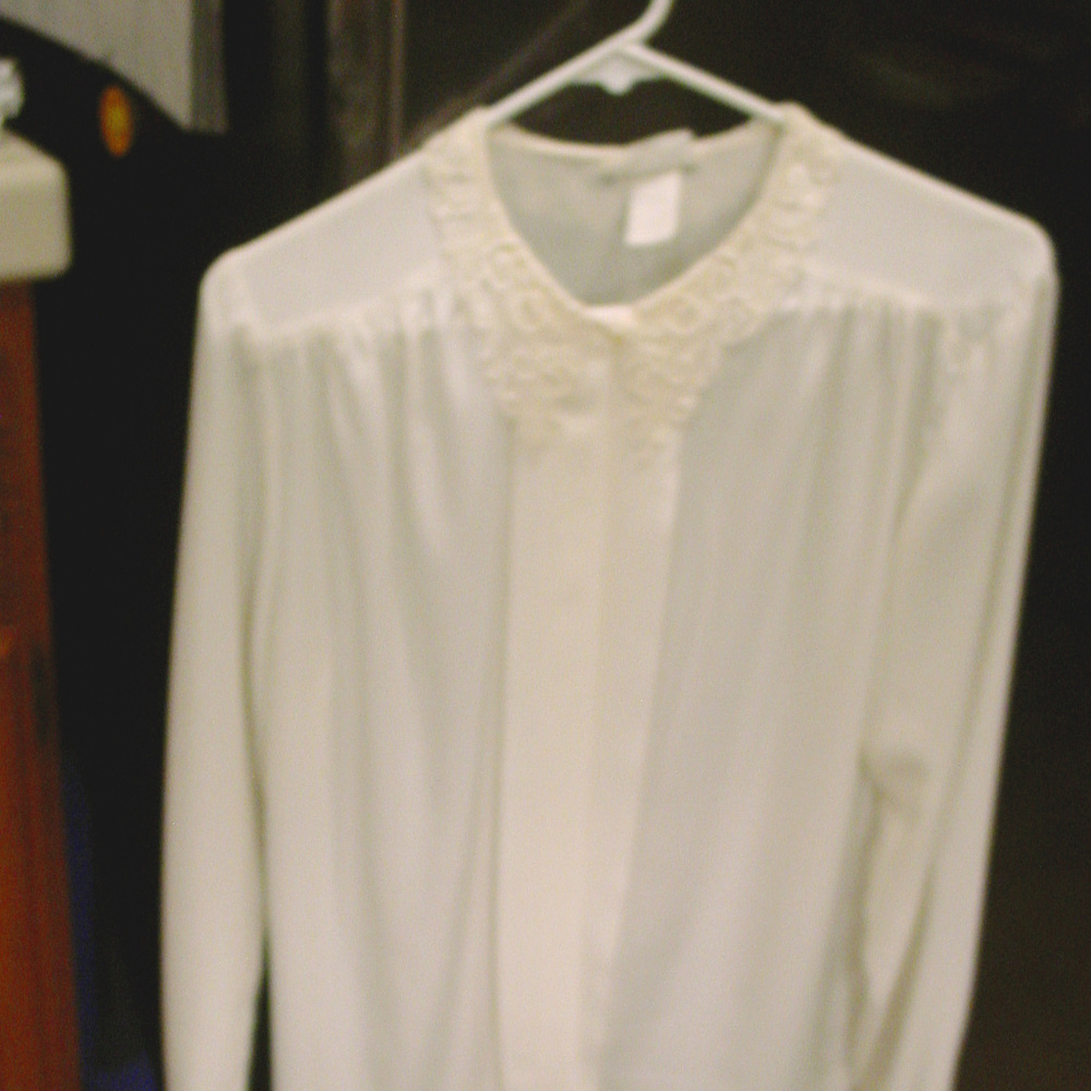Vintage Premiere Label Warm White Blouse